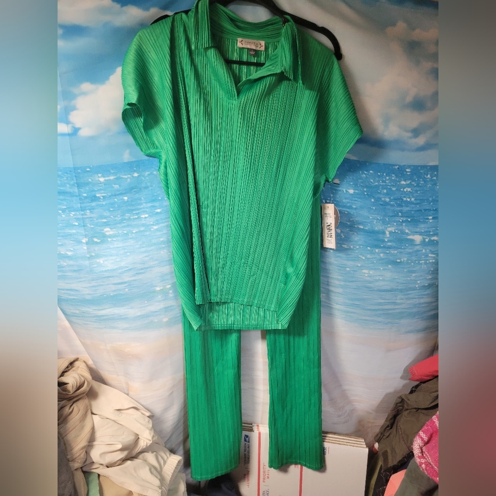 Nanette Lepore NWT‎ Green Lilly Pad Pleated Two-Piece Set Size Small